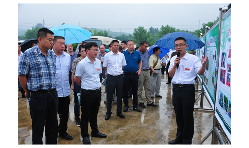 比学赶超推动项目建设 福泉市召开2016年第一次项目建设现场观摩会